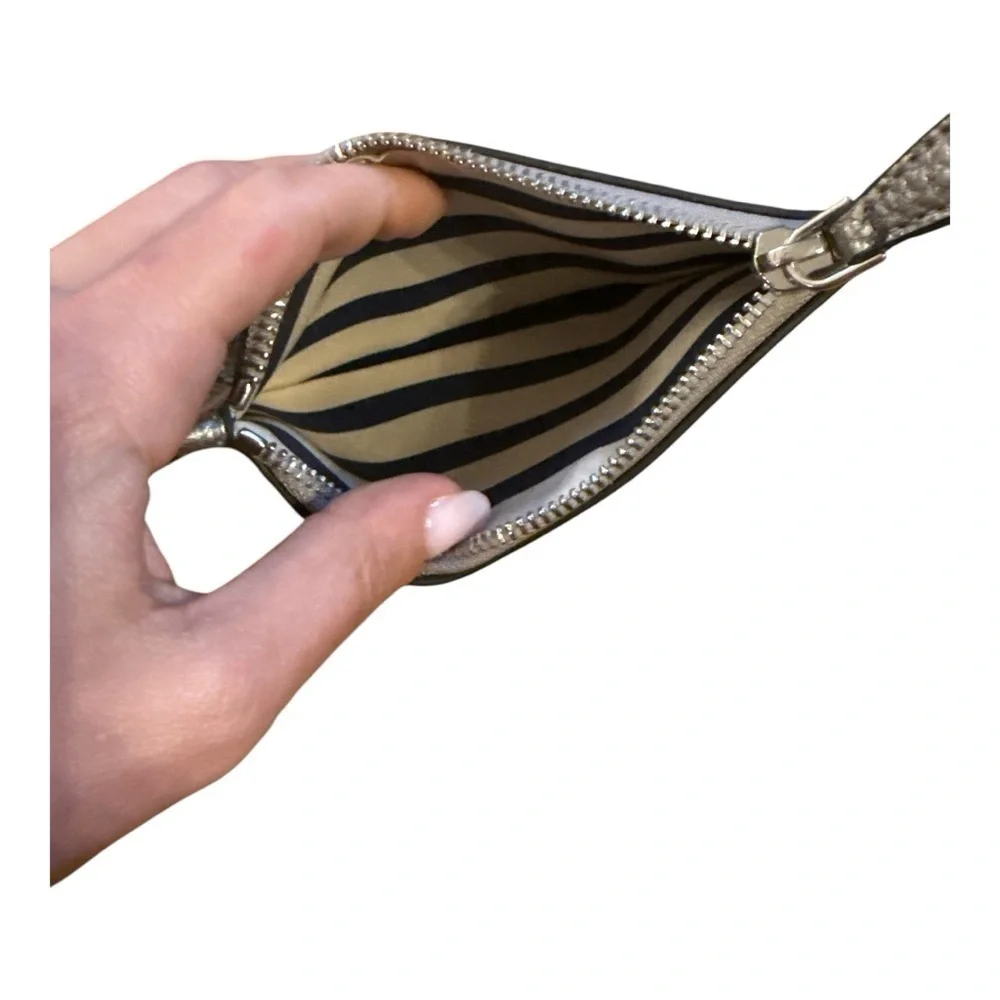 🧡 5 for $25 🧡 Metallic Wristlet Clutch